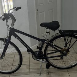 Cannondale Adventure. Frame In Aluminum Medium. Wheels 700X38. Good Tires . 