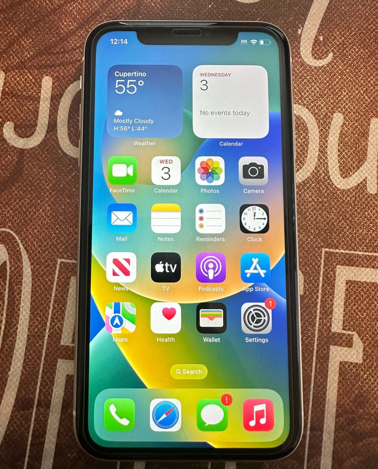 Apple iPhone 11 64gb White Color For AT&T And Cricket Wireless Will come with screen protector and charger Clear iCloud