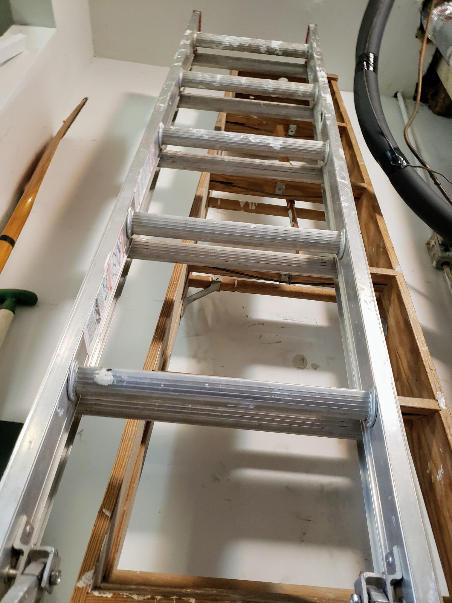 Werner D1116-2 Aluminum Extension-ladders, 16-Foot