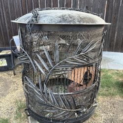 Heavy-Duty Decorative Outdoor Birdcage / Aviary – Handcrafted Metal with Palm Leaf Design