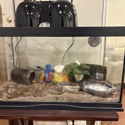 10 Gallon Cage For Gecko Or Small Bearded Dragon 