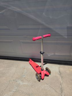Pink Micro Kickboard Mini Plus LED 3-wheeled scooter ages 2 to 5
