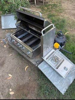 Bull BBQ Brahma Propane 5-burner stainless steel