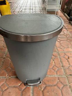 Trash can