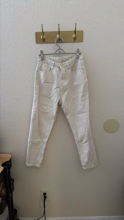 White High-Waist Straight Leg Jeans