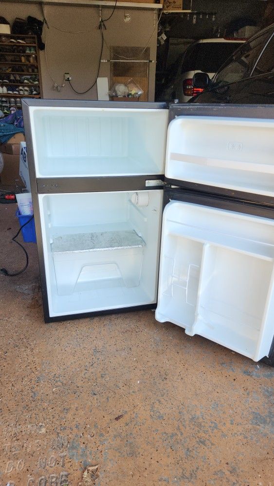 Small Refrigerator
