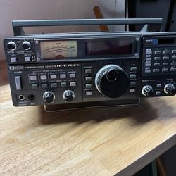 ICOM IC-R7000 Communications Receiver 