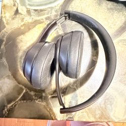 Black Over-Ear Headphones