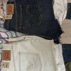 Women’s Levi Shorts 