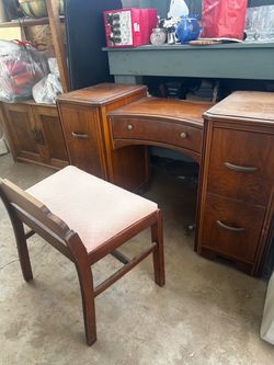 Vintage vanity