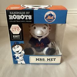 Handmade by Robots Mrs. Met Vinyl Figure - New in Box