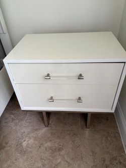 2 Modern White Nightstand with 2 Drawers