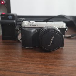 Panasonic Lumix GX7 DMC-GX7 Mirrorless Camera and 20mm F1.7 Lens