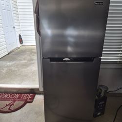 Magic Chef Refrigerator