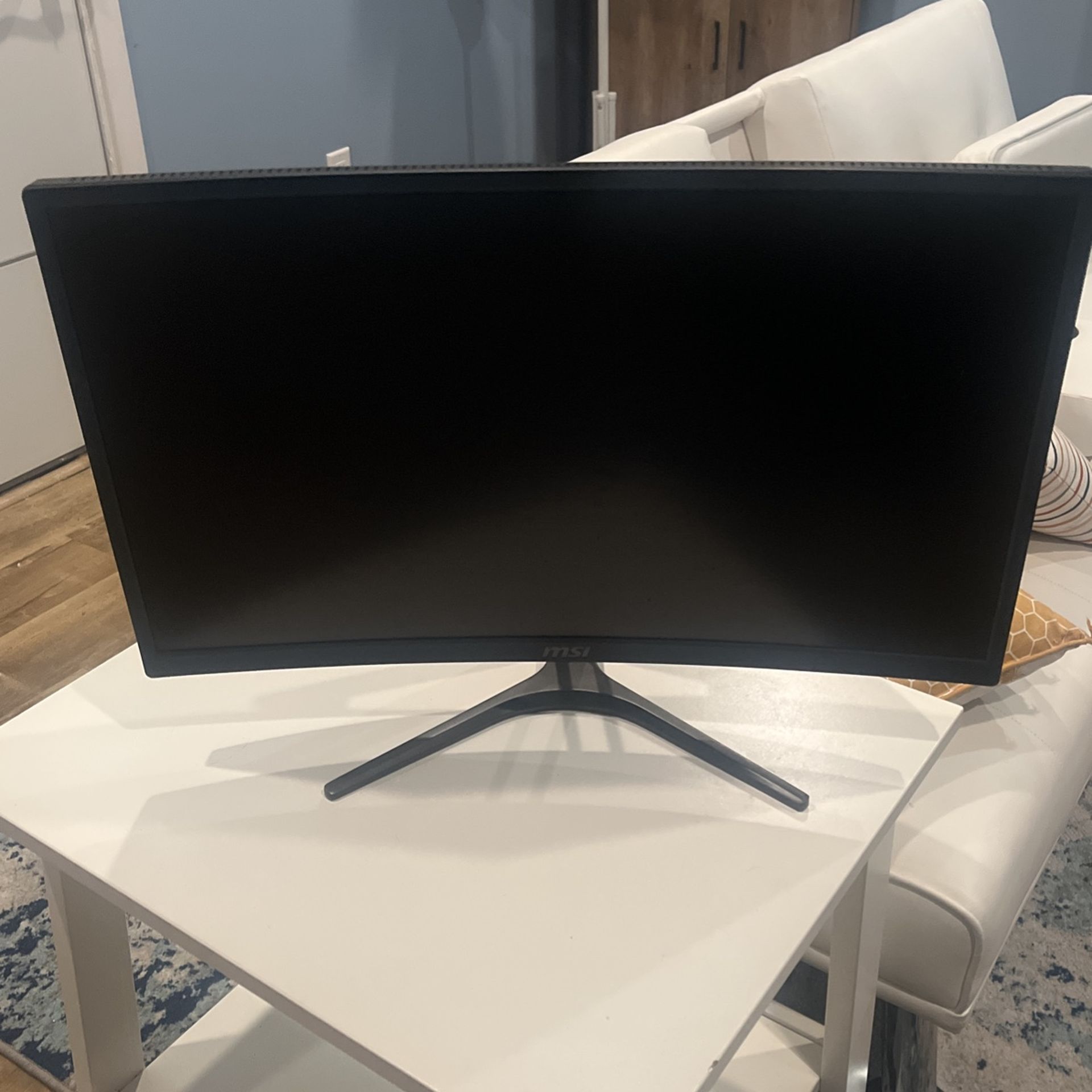 MSI Optix G24C: 24 Inch, 144hz, 1080x1920, Curved Monitor.