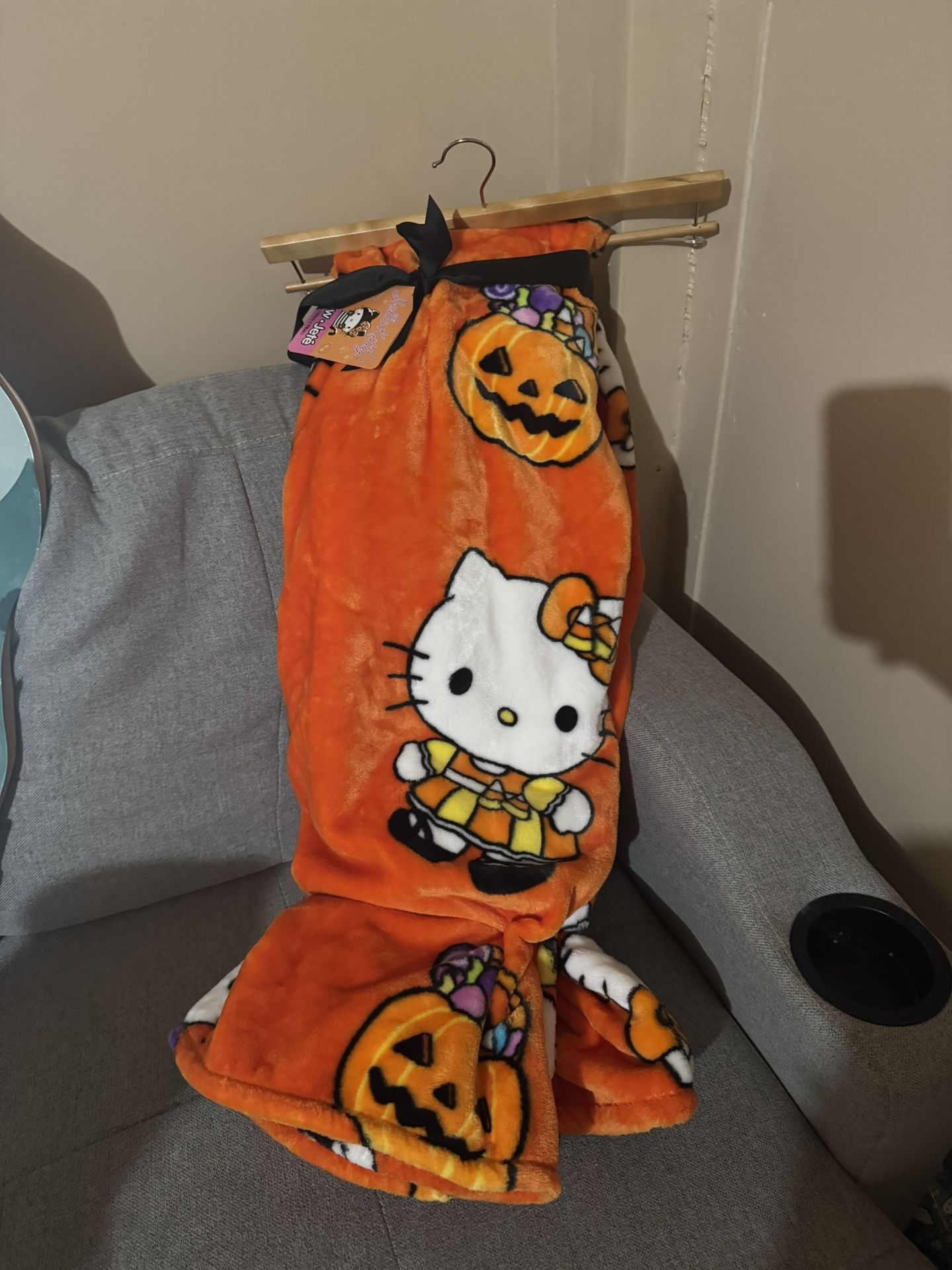 Hello Kitty Halloween Blanket 