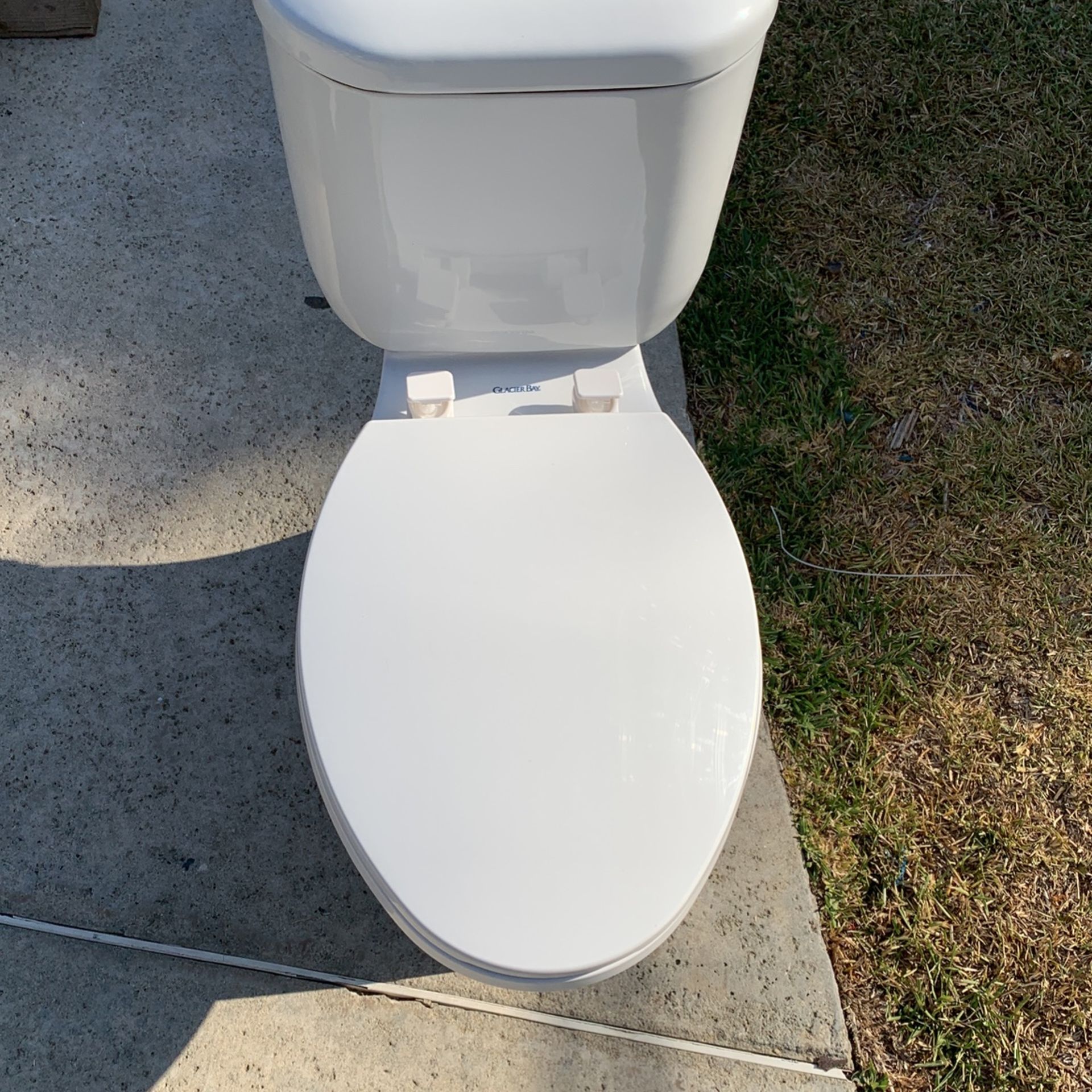  Glacier Bay Toilet Water Efficient Flush