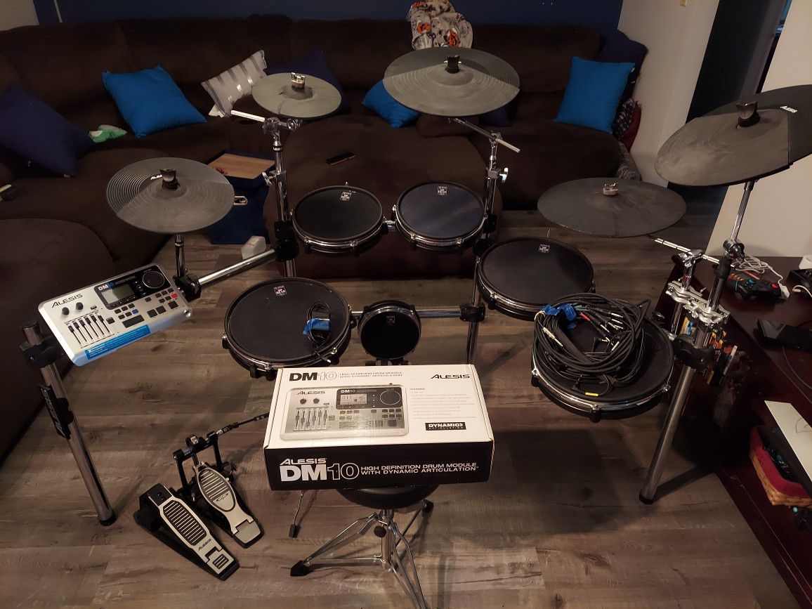 Alesis DM10X Mesh Converted electronic drumset w/add ons