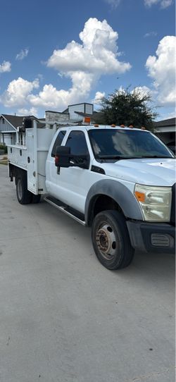Ford F-450 White Flatbed Work Truck