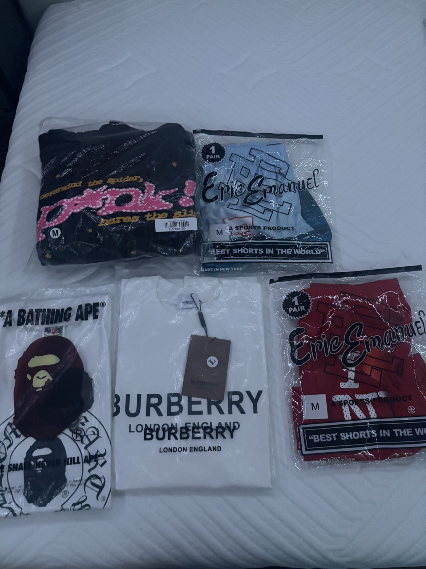 sp5der,eric emmanuel,burberry,bapeXchrome hearts