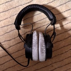 Lightly Used Beyerdynamic DT 990 Pro