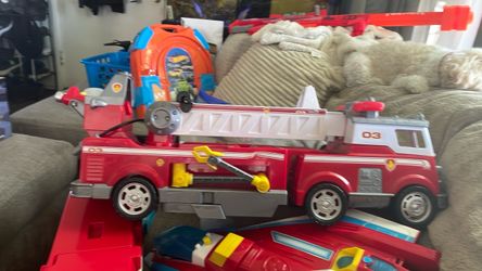 Paw Patrol Ultimate Rescue Fire Truck