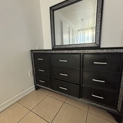 Black Glittery Dresser With Mirror