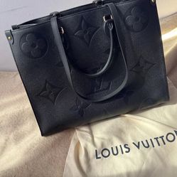 Louis Vuitton Black Monogram Giant Empreinte Leather Onthego MM Bag