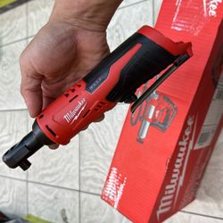 Mikwaukee M12 Ratchet 