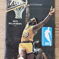 RARE VTG 1971 Los Angeles Lakers Vs Chicago Bulls NBA Program Wilt Chamberlain