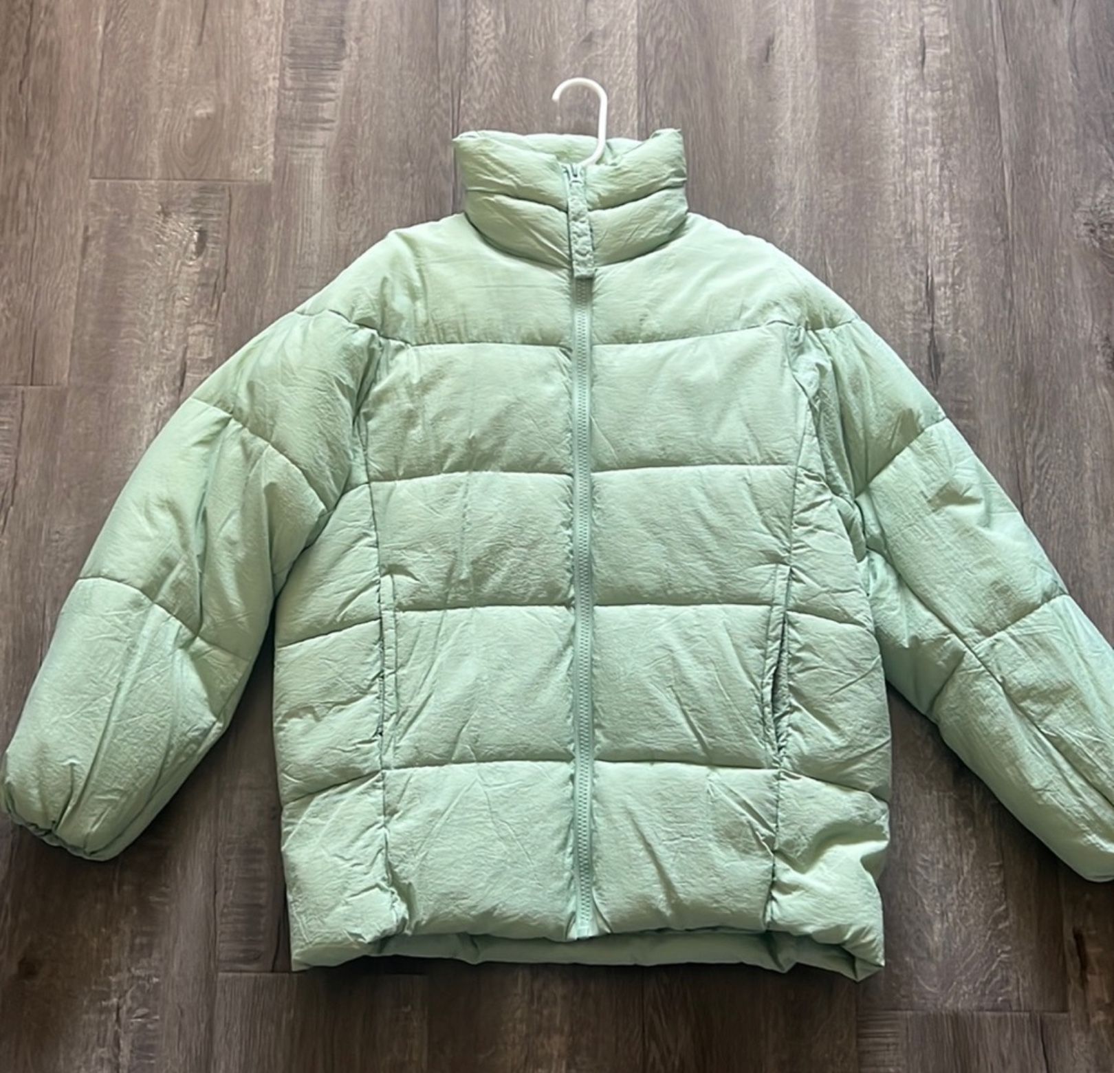 Urban Outfitters Puffer Jacket (small) -oversized