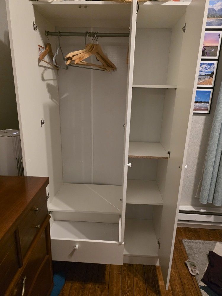 Armoire