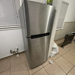 Whirlpool Refrigerator 