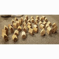 Birdhouses..small wood. 40+ total