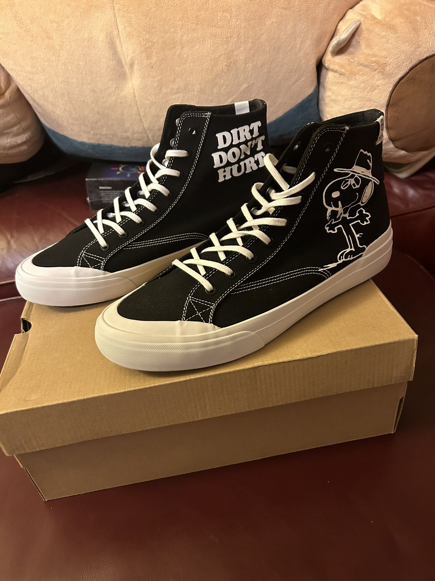 Huf x Peanuts Size 10.5 Spike Dirt Don’t Hurt Matching Shirt Size M