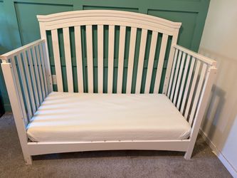 Delta Emerson 4-in-1 Convertible Baby Crib, White