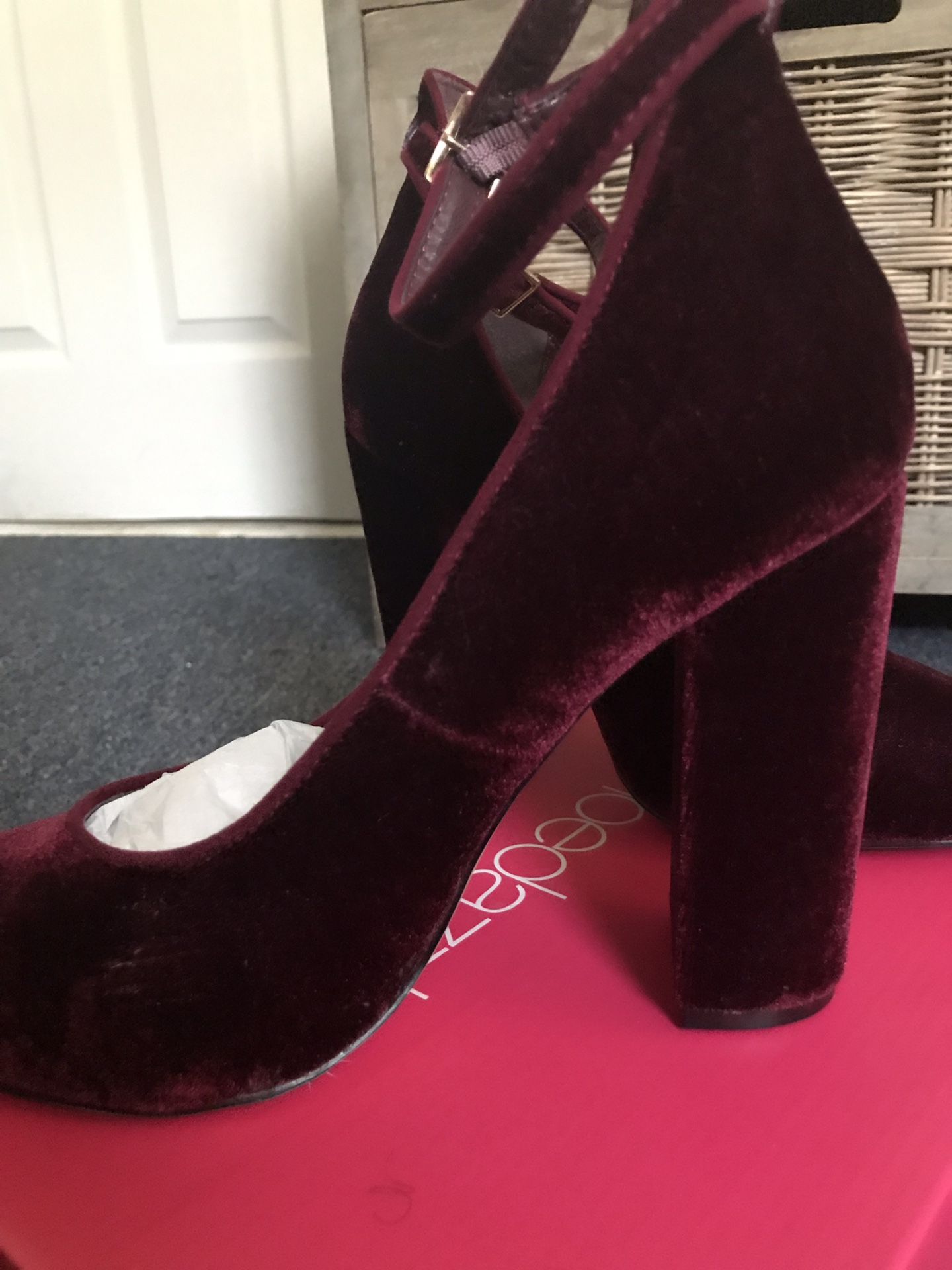 Red Velvet Pump