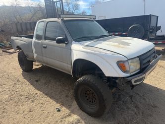 Toyota Tacoma Extended Cab Pickup Truck
