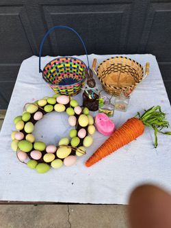 A Variety Of Miscellaneous Easter Decor Items All For 1 Price