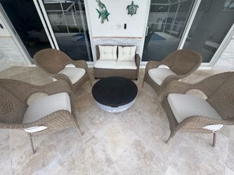 6-piece outdoor wicker patio