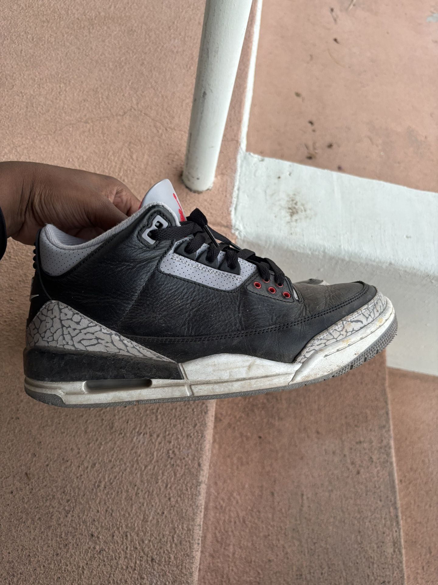 JORDAN 3 (SZ 9.5)