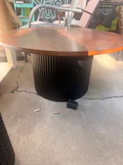 Round Coffee Table with Ribbed Base