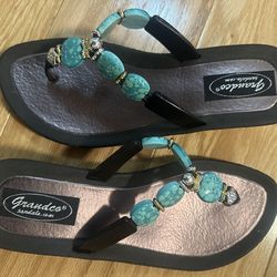 Grandco flip flops size 6