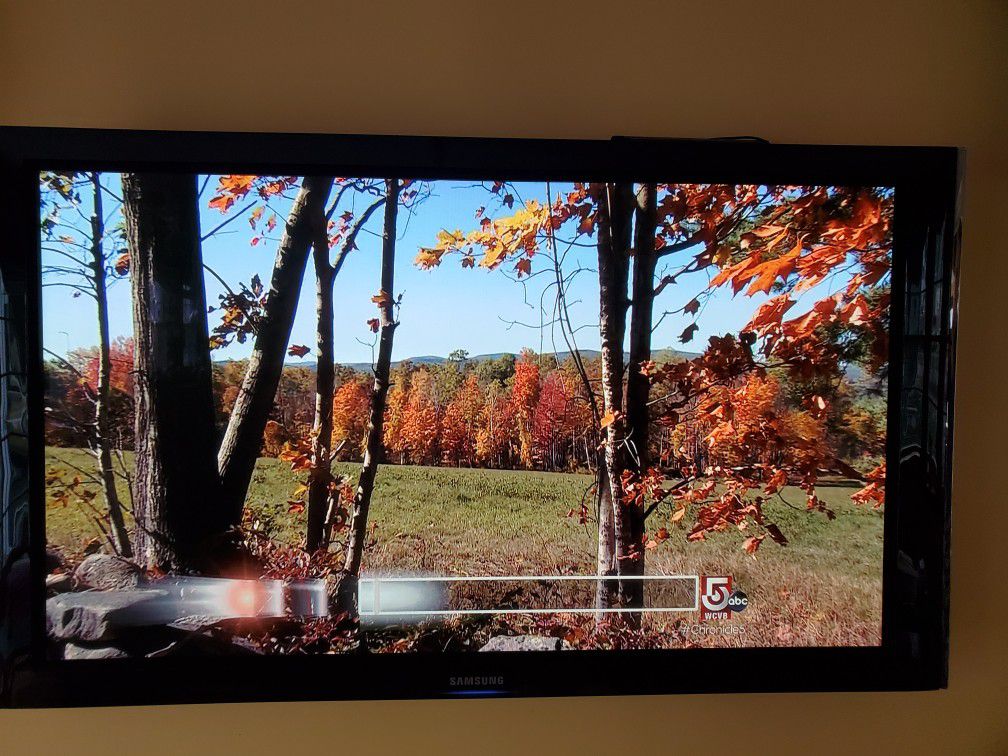 50 Inch Plasma TV 1080p Older But Good Condition Great Picture