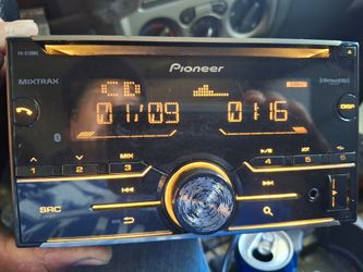 STEREO PIONEER CD AUX USB BLUETOOTH CAMBIA DE DIFERENTES COLORES GOOD CONDICIÓN ABLO ESPAÑOL