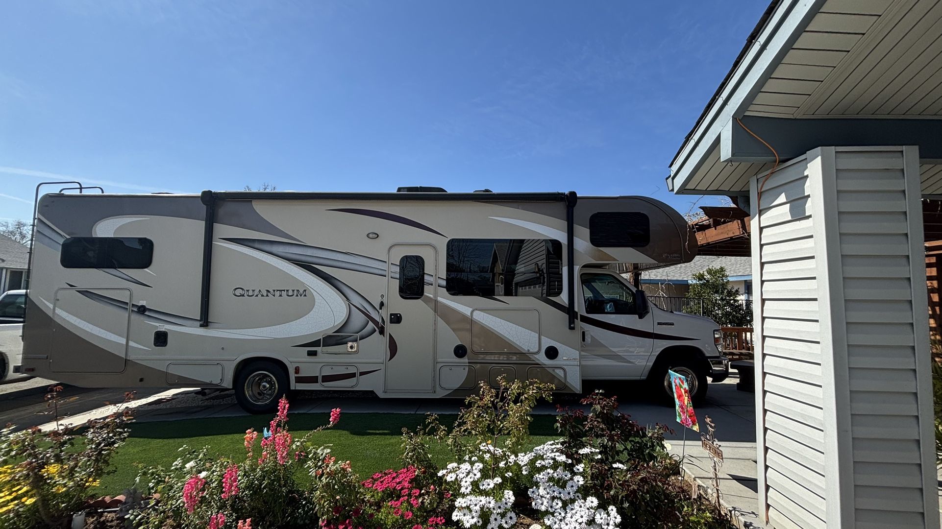RV 2017 THOR MOTOR COACH QUANTUM