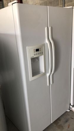 Hotpoint white refrigerator