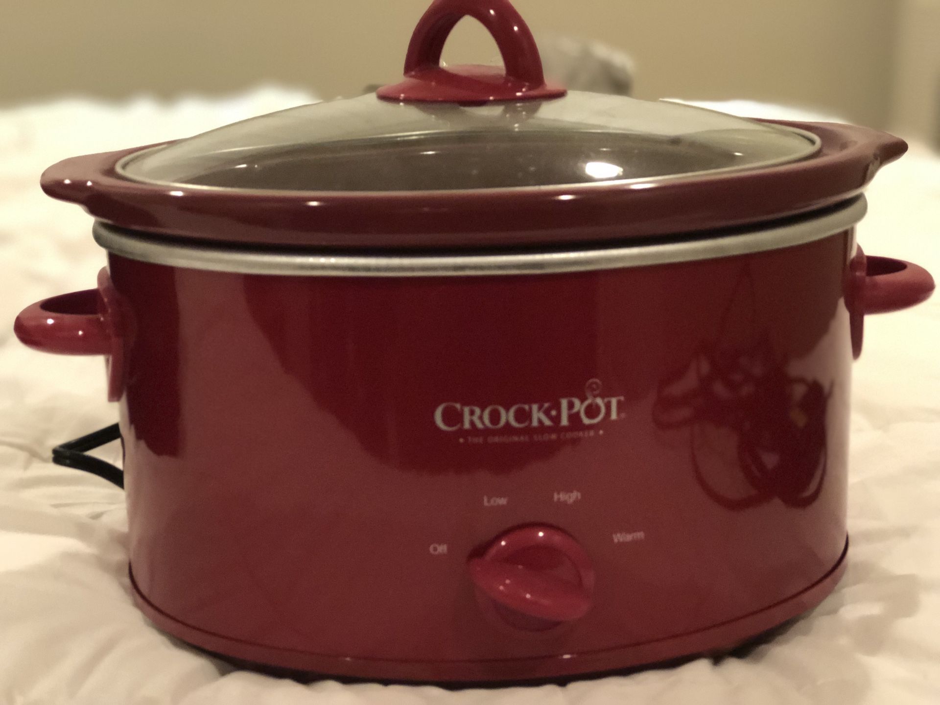 Red Crockpot slow cooker