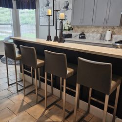 4 Grey Leather 30 Inches Tall Bar Stools In Good Condition 