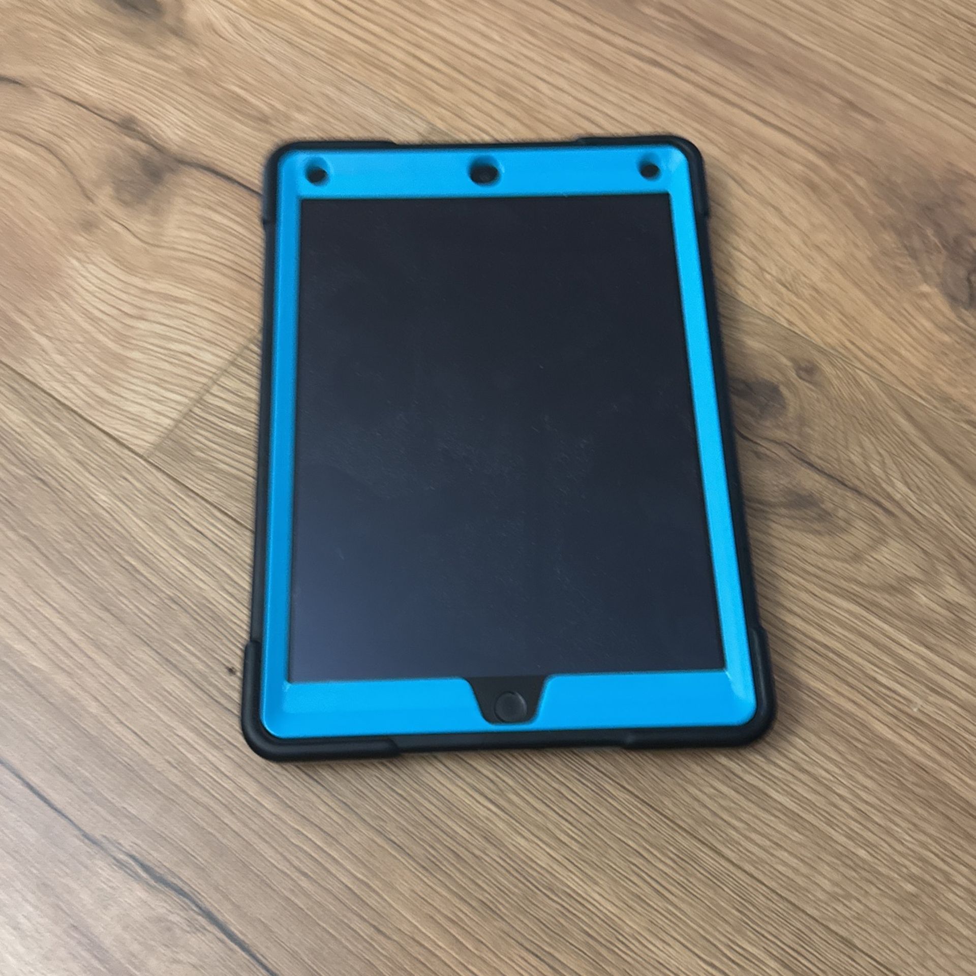iPad 6 GENERATION 2 FOR SALE
